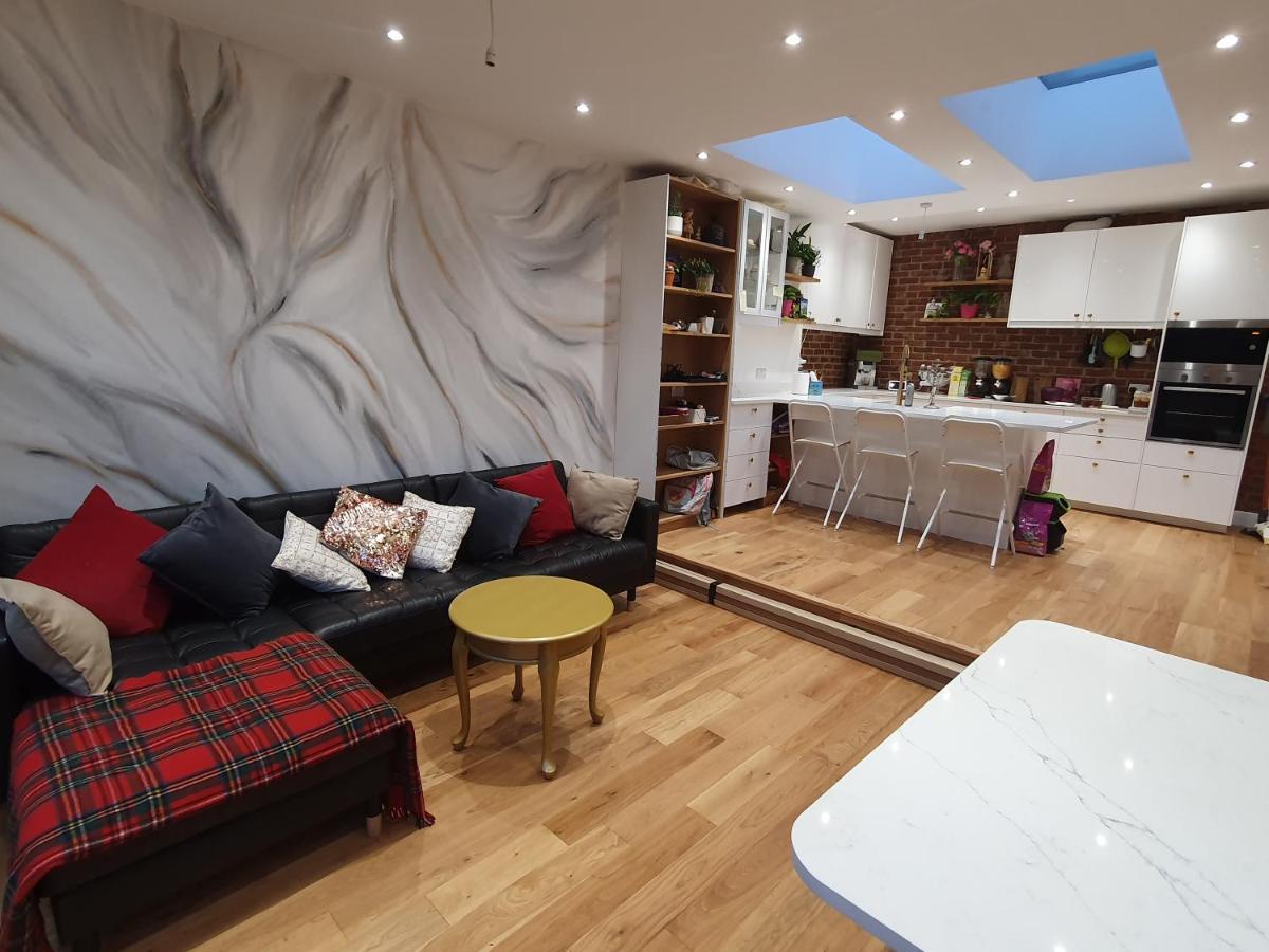 Beautiful Guest Rooms, Free Parking, 30Min Heathrow, 40Min Wembley, 60Min Central London グリーンフォード エクステリア 写真