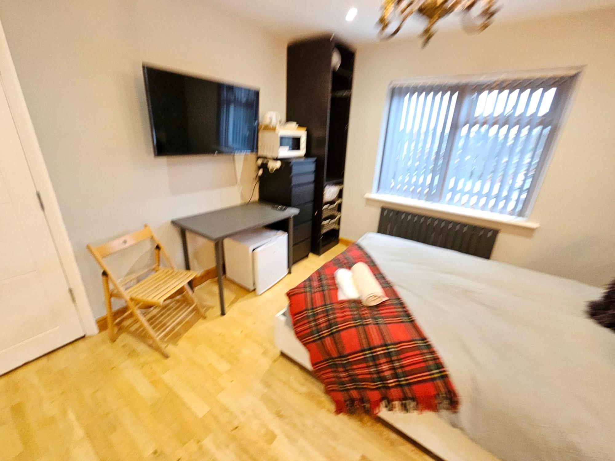 Beautiful Guest Rooms, Free Parking, 30Min Heathrow, 40Min Wembley, 60Min Central London グリーンフォード エクステリア 写真